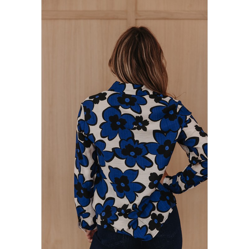 Blazer à Carreaux avec Chemise Blanche Habillée et Bermuda Bleu Marine