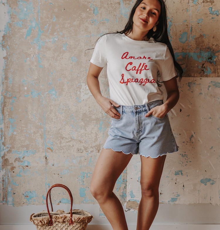 #2 - Le look simple… mais jamais basique