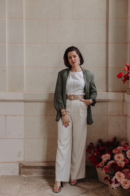 Femme avec un blazer. Femme avec un blazer.