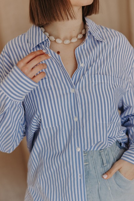 Détails de la chemise.