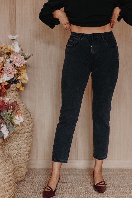 Femme avec un jean. Femme avec un jean.