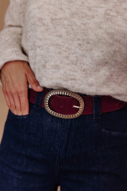 Zoom sur la ceinture posée. Zoom sur la ceinture posée.