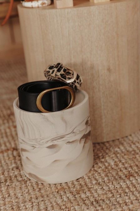 Ceinture sur une table. Ceinture sur une table.