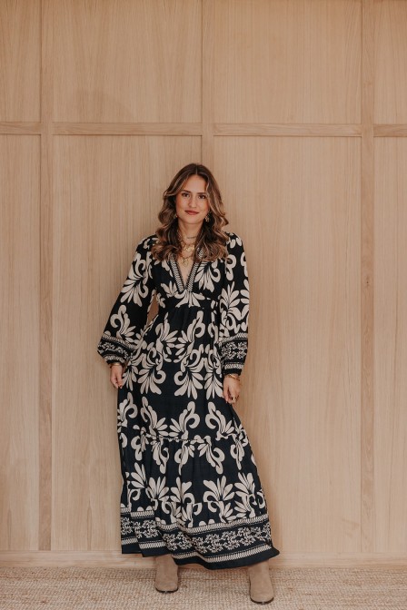 Femme avec une robe. Femme avec une robe.