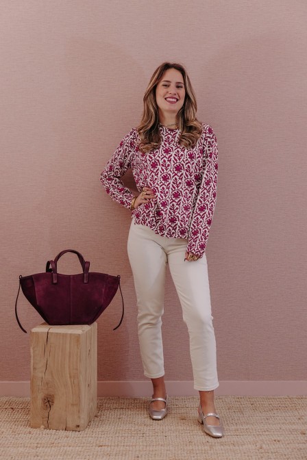 Femme avec un jean. Femme avec un jean.