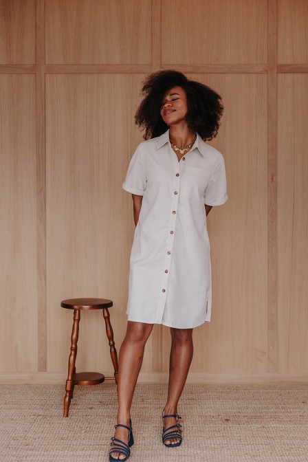Femme avec une robe. Femme avec une robe.
