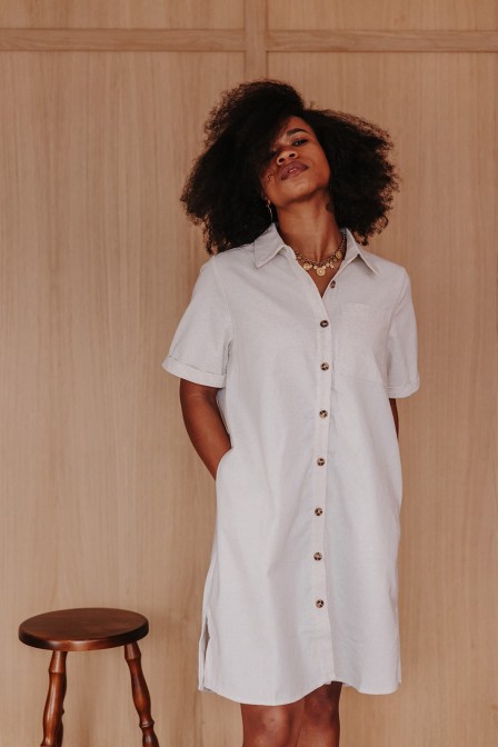 Femme avec une robe. Femme avec une robe.