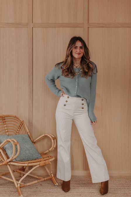 Femme avec un gilet. Femme avec un gilet.