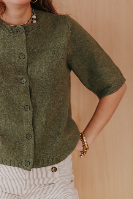 Femme avec un gilet. Femme avec un gilet.