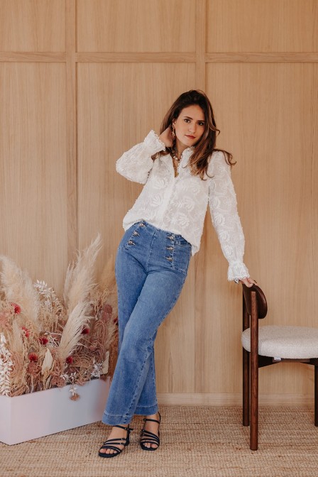 Femme avec un jean. Femme avec un jean.