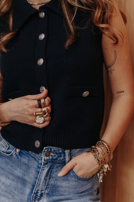 Femme avec un gilet. Femme avec un gilet.