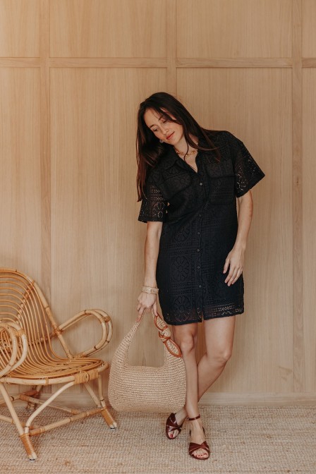 Femme avec une robe. Femme avec une robe.