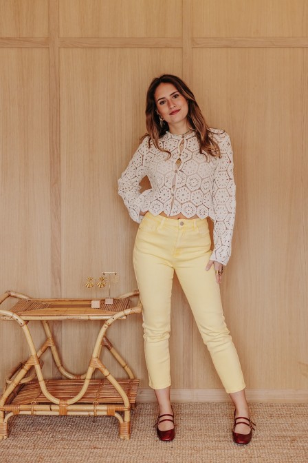 Femme avec un jean. Femme avec un jean.