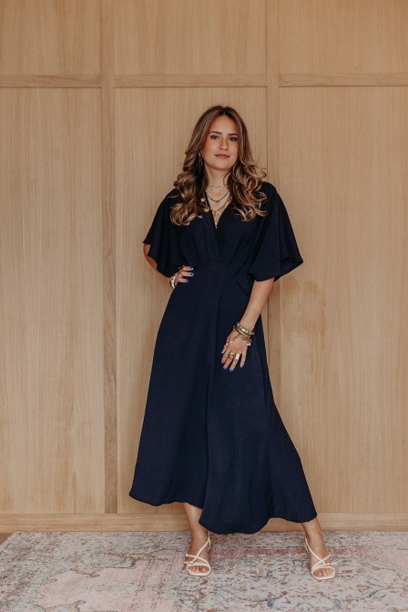 Femme avec une robe. Femme avec une robe.