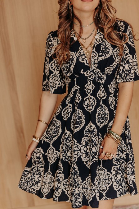 Femme avec une robe. Femme avec une robe.