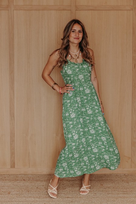Femme avec une robe longue. Femme avec une robe longue.