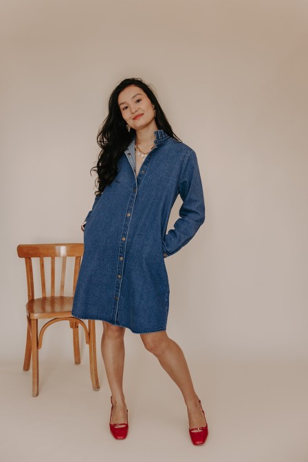 Femme avec une robe. Femme avec une robe.