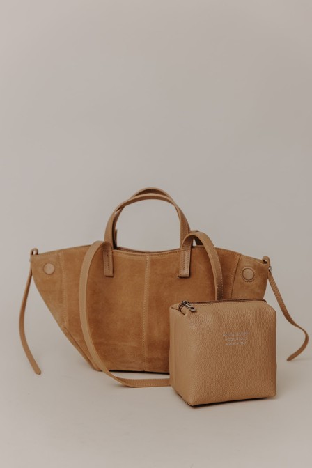 Sac cabas posé. Sac cabas posé.