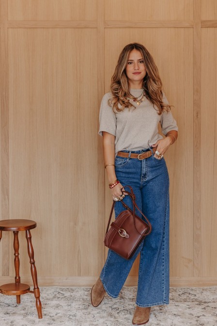Femme avec un denim. Femme avec un denim.