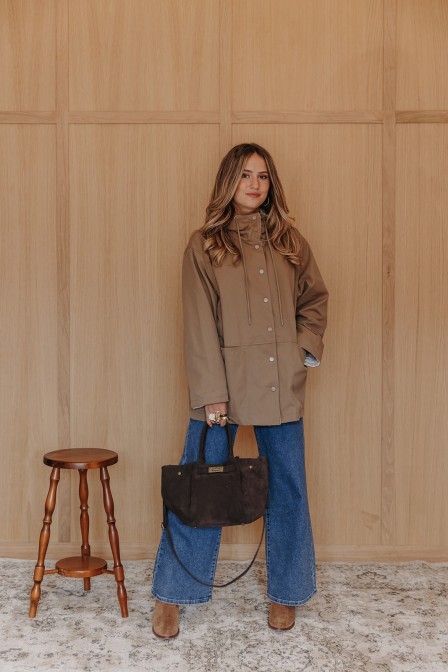Femme avec une parka.