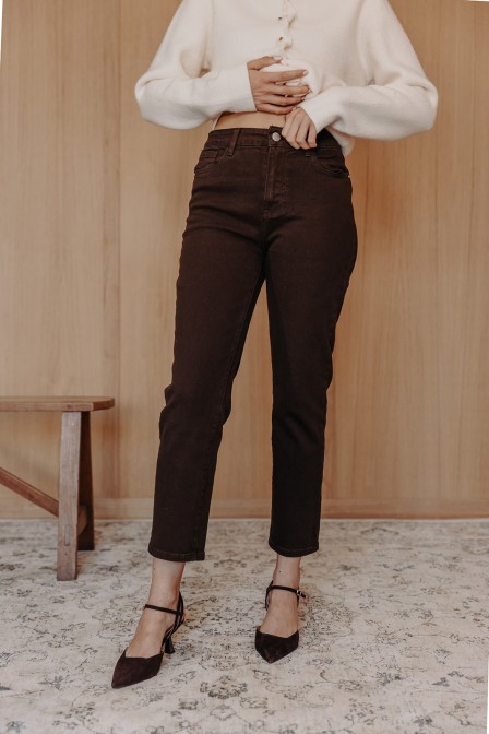 Femme avec un jean. Femme avec un jean.