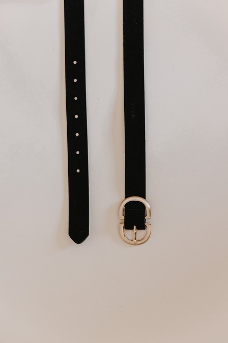 Zoom sur la ceinture posée. Zoom sur la ceinture posée.