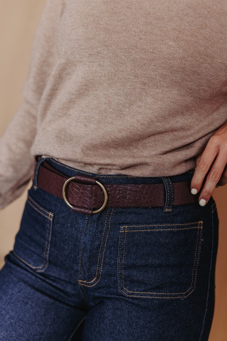 Zoom sur la ceinture posée. Zoom sur la ceinture posée.