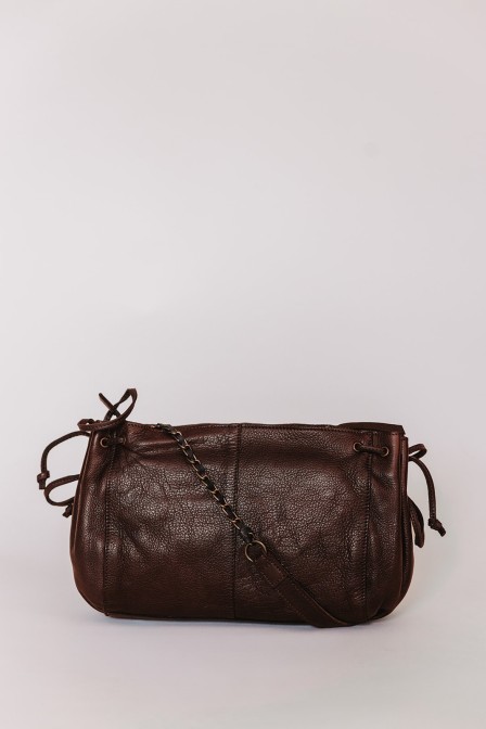 Zoom sur le sac posé. Zoom sur le sac posé.