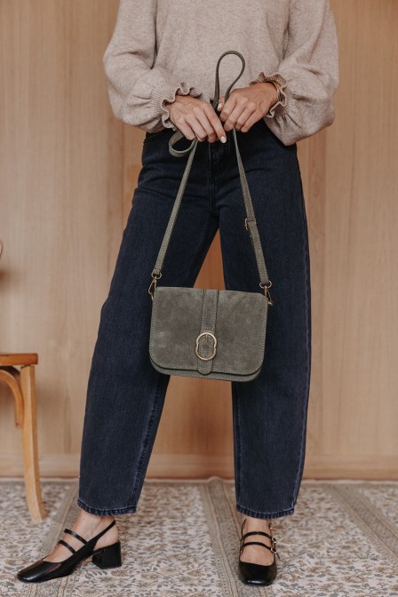 Zoom sur le sac posé. Zoom sur le sac posé.