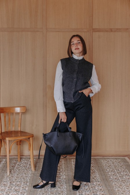 Femme avec un gilet. Femme avec un gilet.