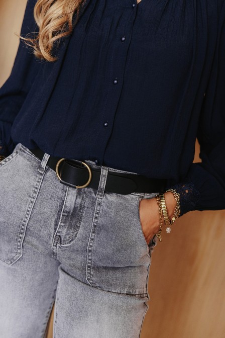 Zoom sur la cainture posée. Zoom sur la cainture posée.