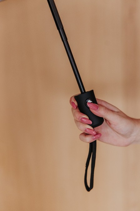Zoom sur le parapluie posé.
