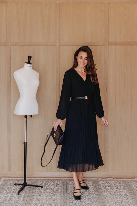 Femme avec une robe noire. Femme avec une robe noire.